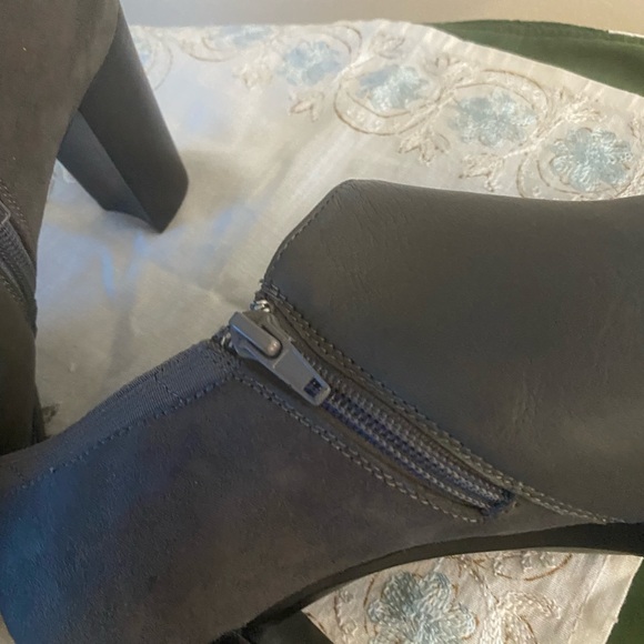 Bella Vita Women’s Heeled Shoes-Leather/Suede Sz 8.5 - Picture 7 of 7